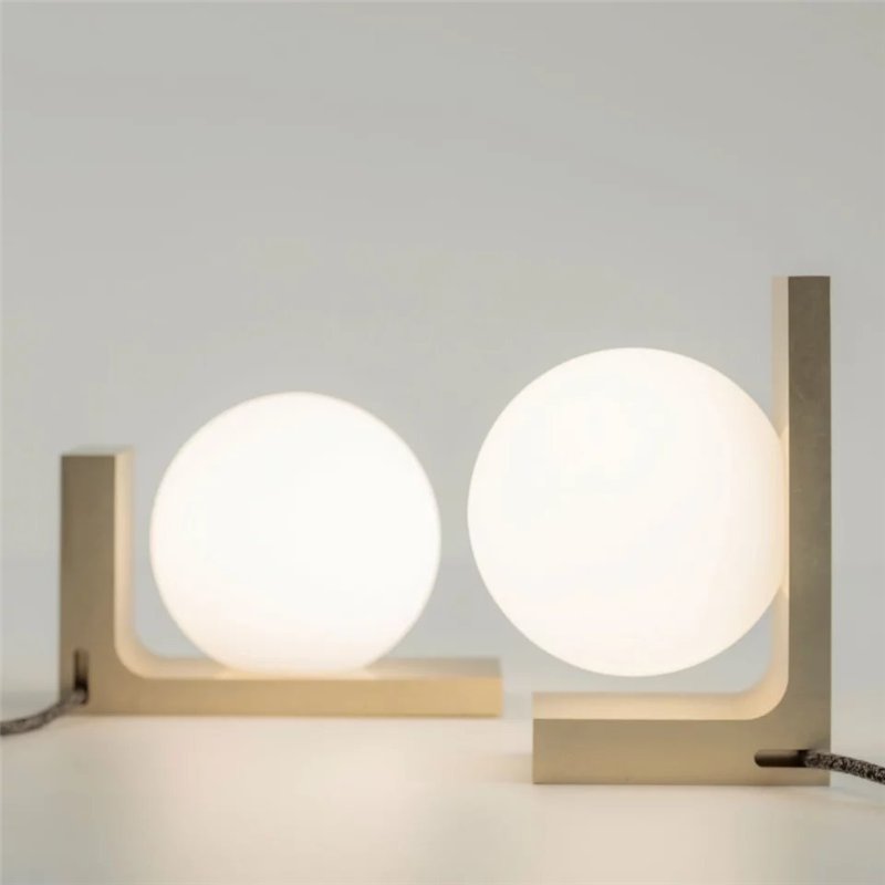 Delta Light Oono T Table lamp