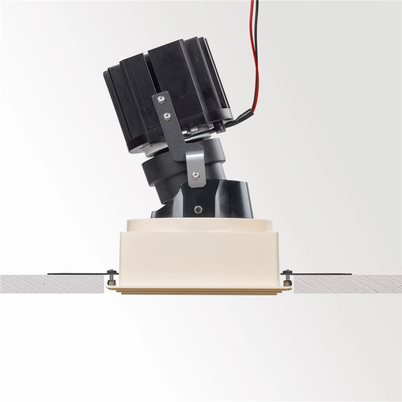 Delta Light iMAX II SQUARE ADJUSTABLE TRIMLESS MP Recessed spot