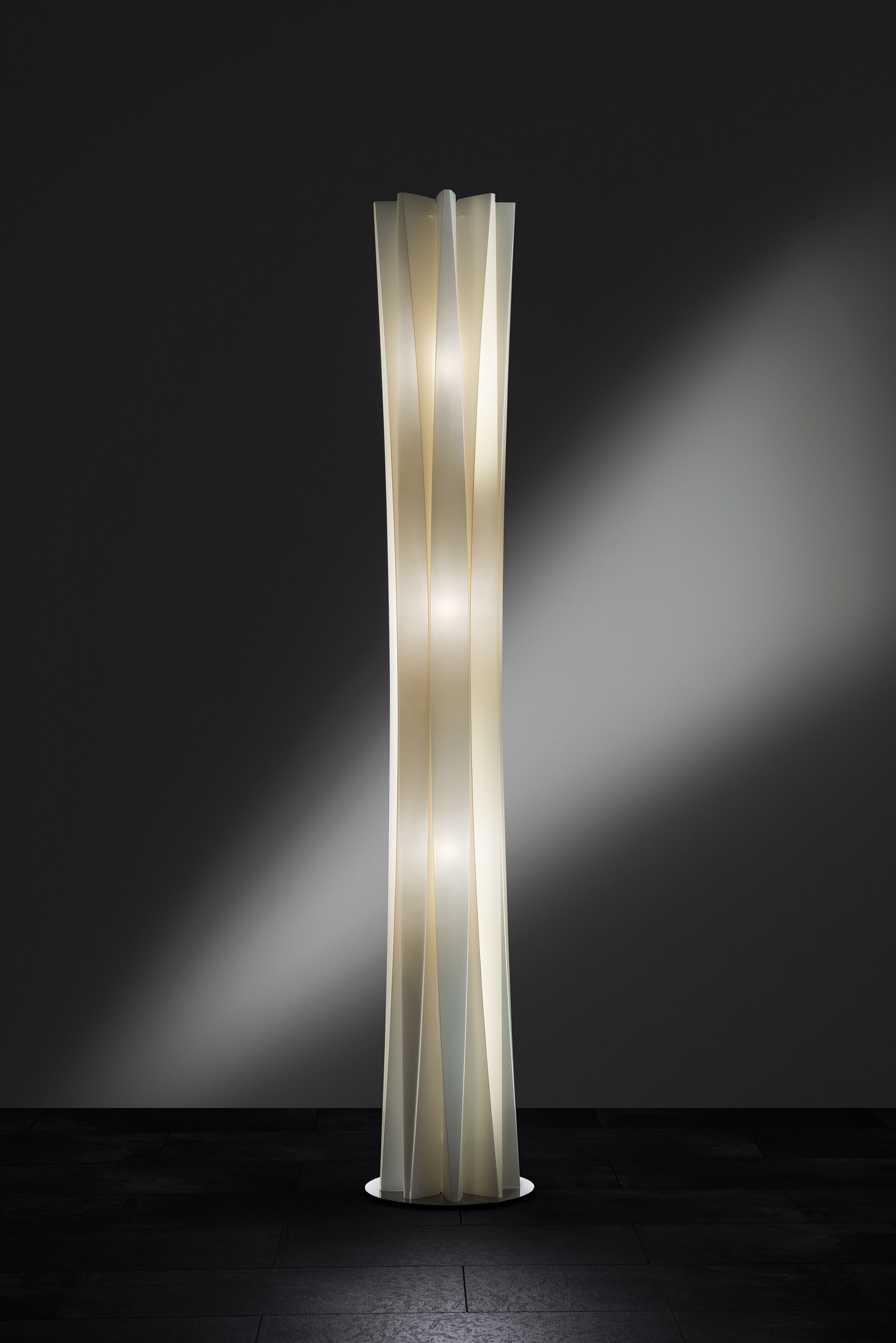 Buy Slamp BACH online? Fast & safe delivery!
